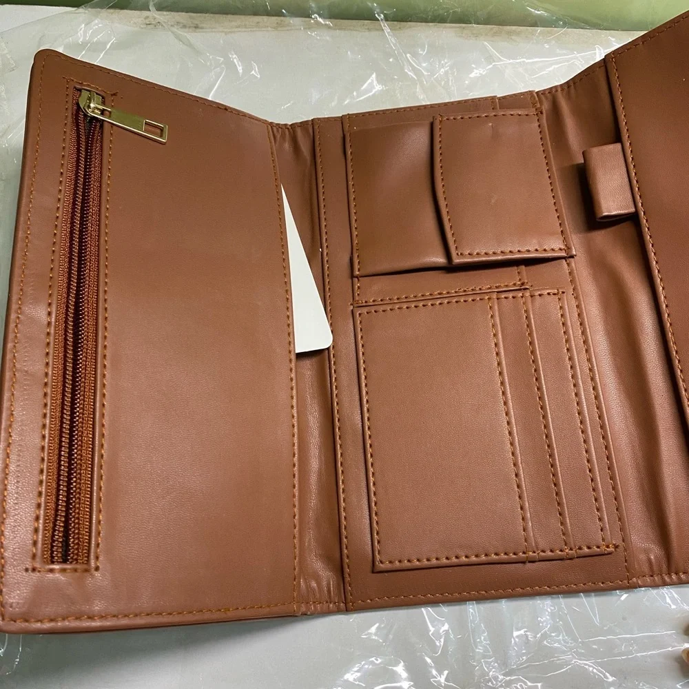 🎁Brand new Clutch/wallet - Picture 7 of 9